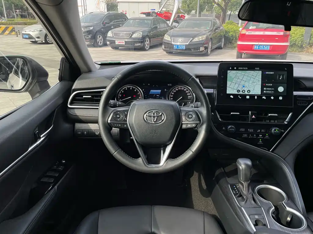 Toyota Camry — миниатюра 17
