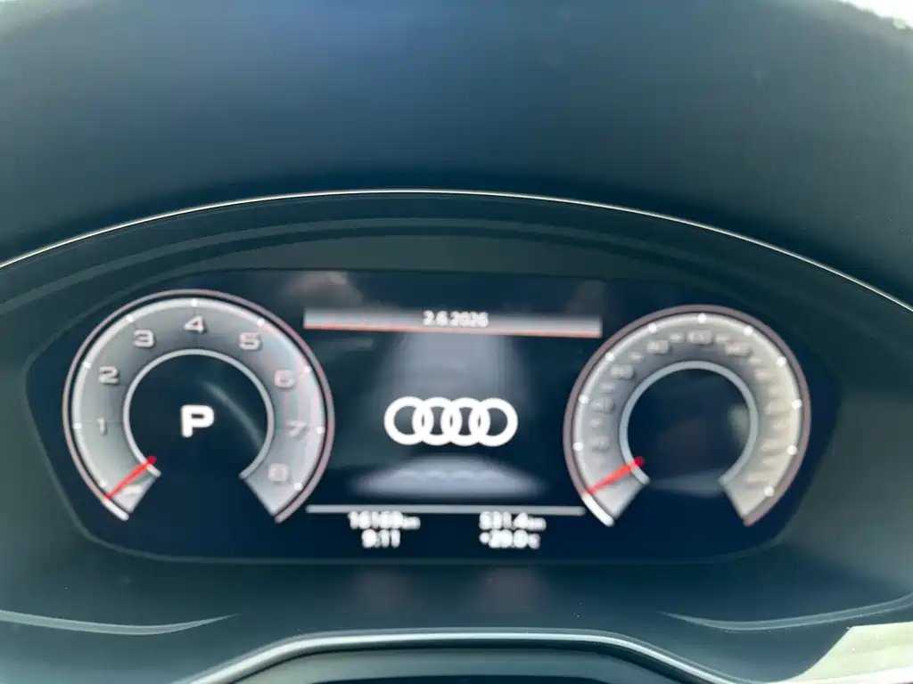 Audi A4L 2024 40 TFSI Luxury