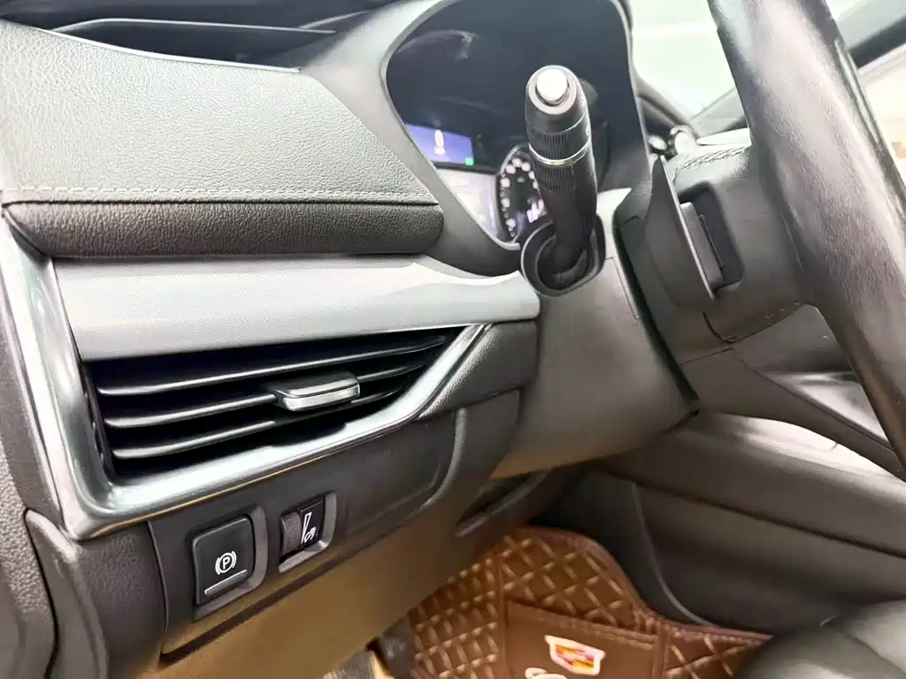 Cadillac XT4 — миниатюра 10