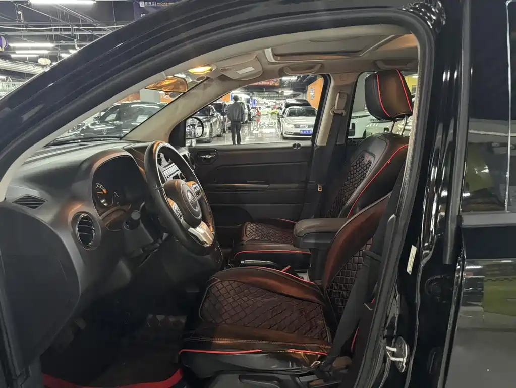Jeep Compass (Import) — миниатюра 6