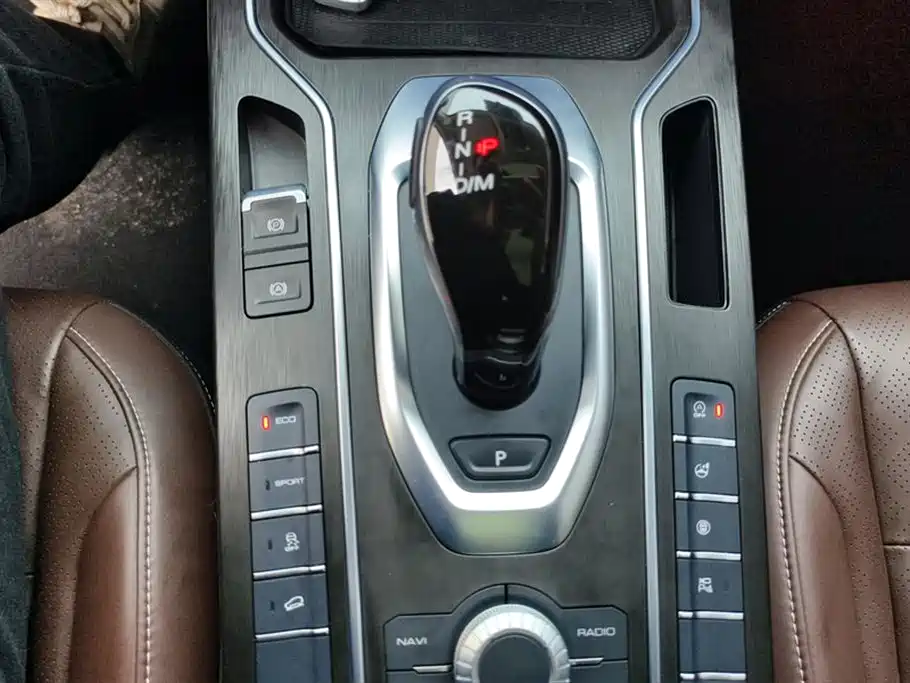 WEI PAI WEI BRAND VV6