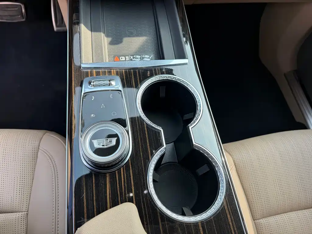 Cadillac XT5 — миниатюра 10