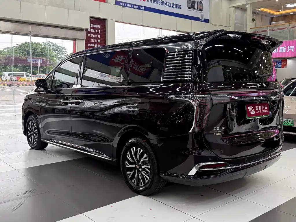 Hongqi HQ9 PHEV 2024 2.0T