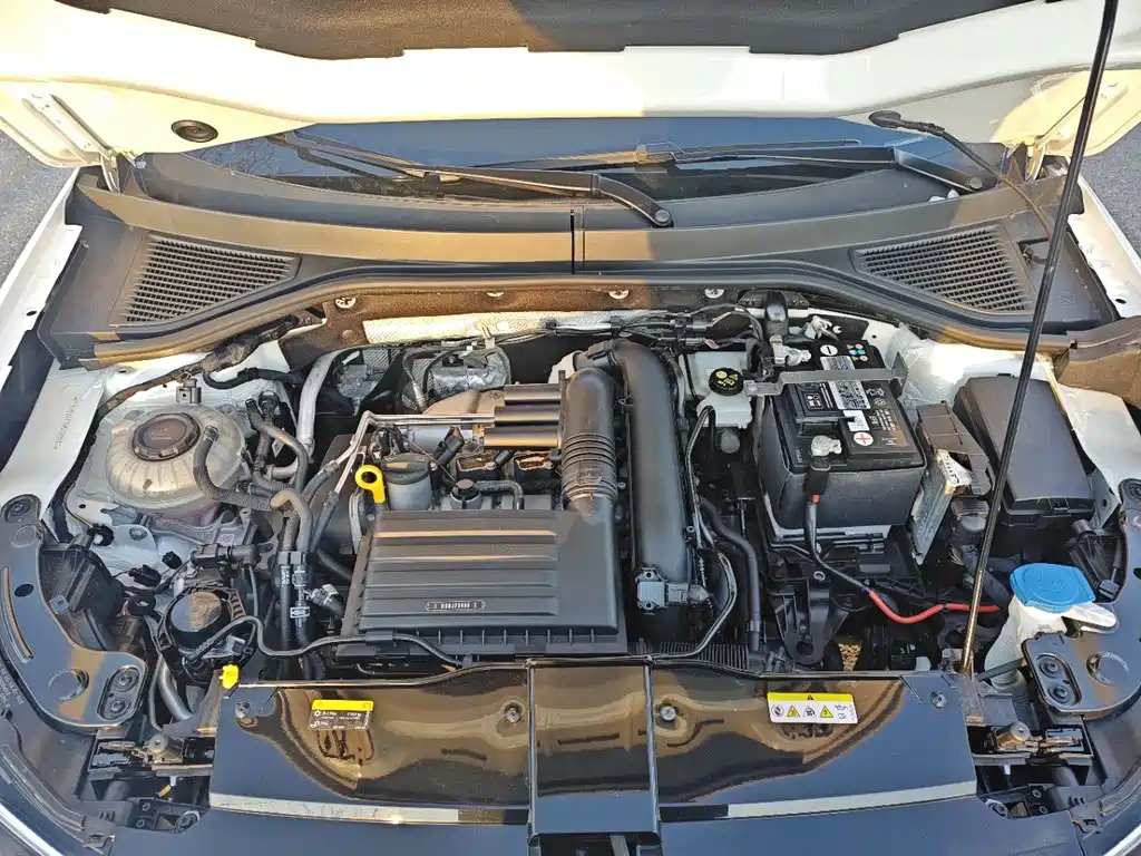 VOLKSWAGEN T ROC EXPLORING SONGS