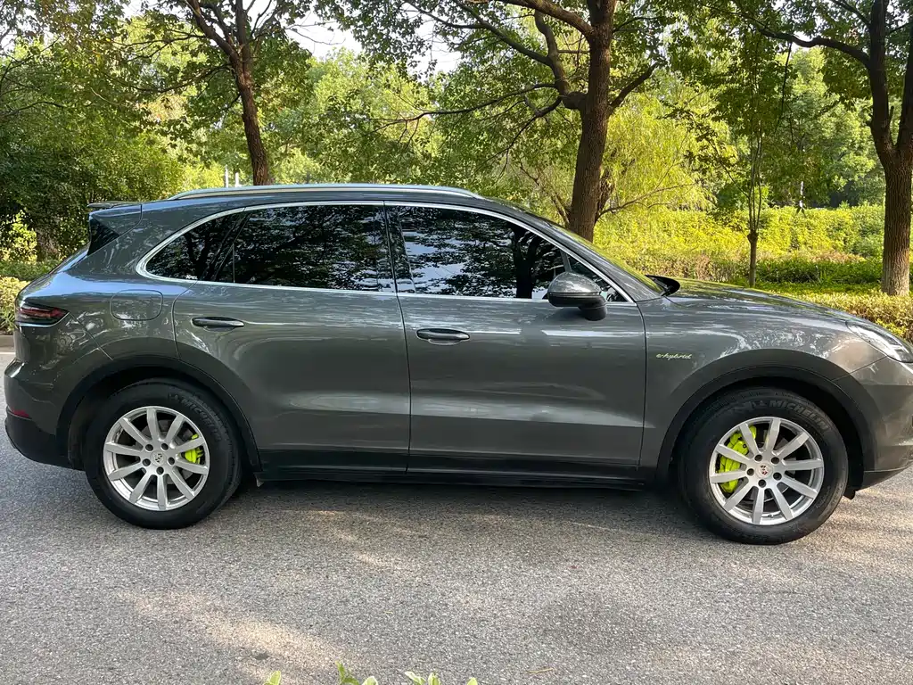 Porsche Cayenne Hybrid — миниатюра 14
