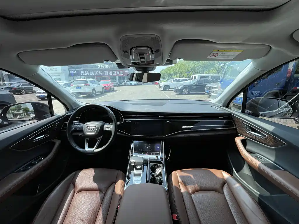 Audi Q7 2023 55 TFSI quattro S line Sport