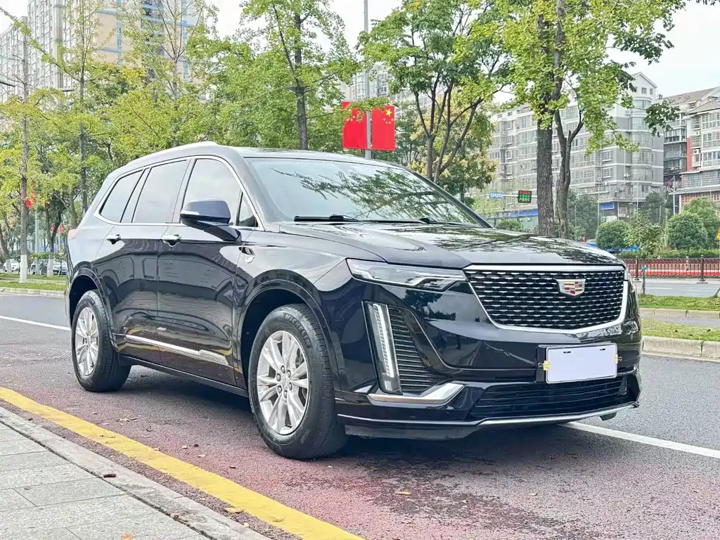 CADILLAC XT6