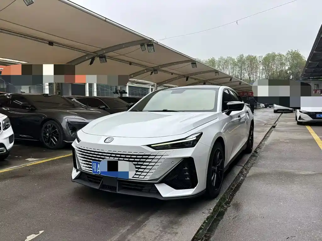 2023 Changan UNI-V - zdjęcie 1 z 9