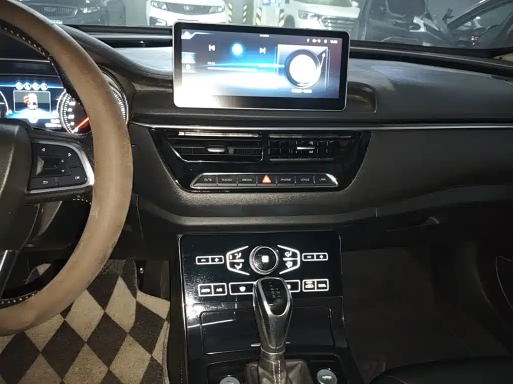 Hongqi Hongqi H5 — миниатюра 13