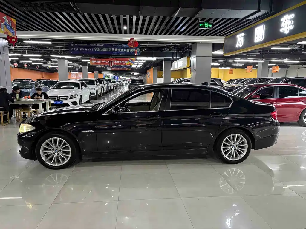 BMW 5 Series — миниатюра 3