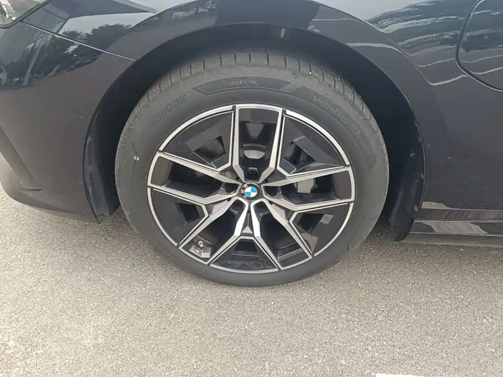 BMW i5 — миниатюра 23