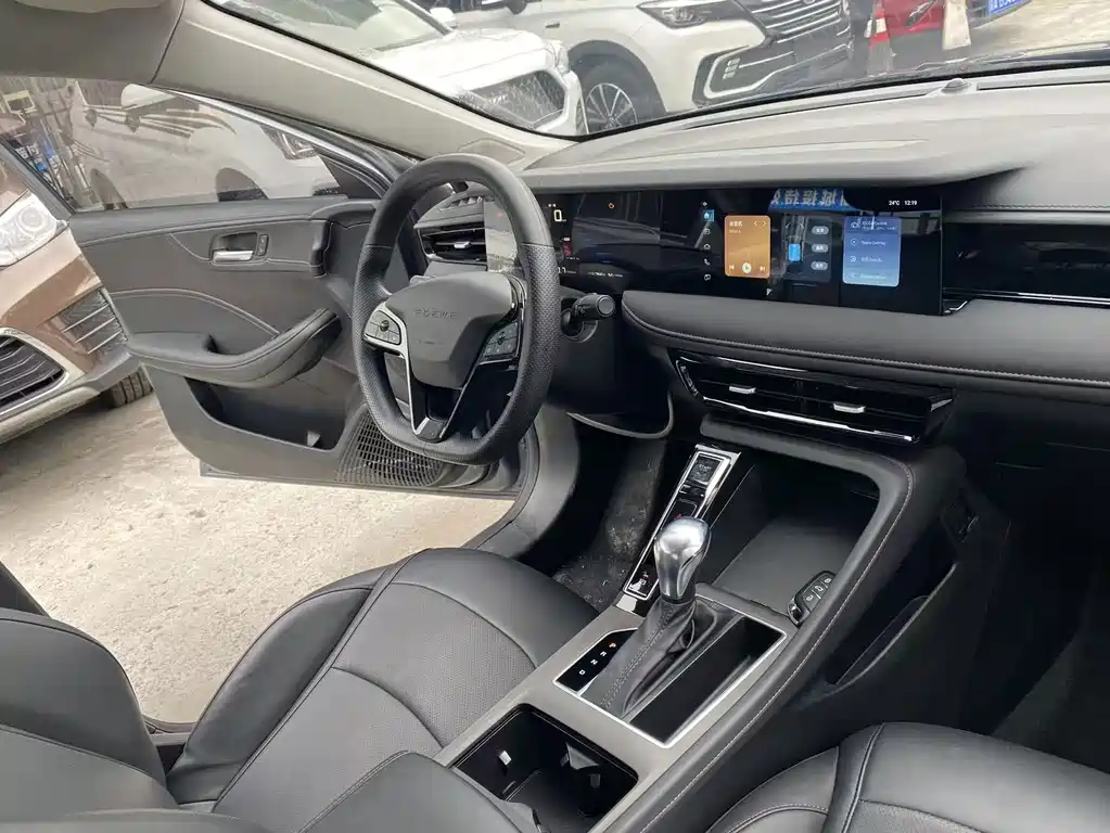Roewe i5 — миниатюра 10