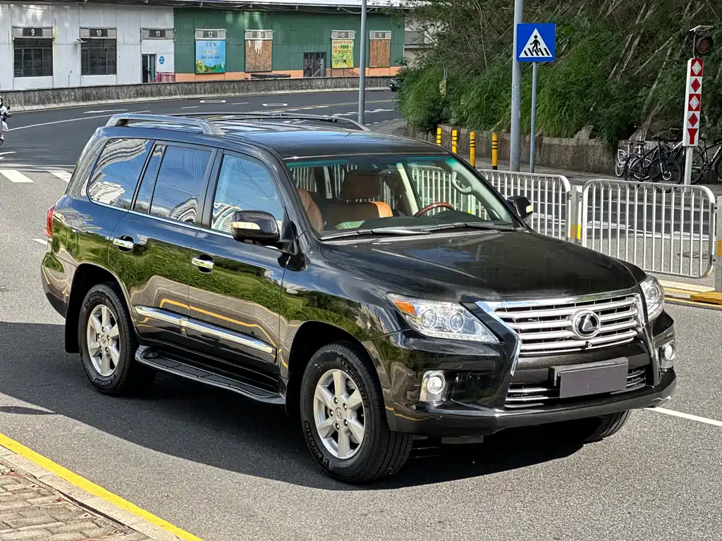 Lexus LX 2012 570