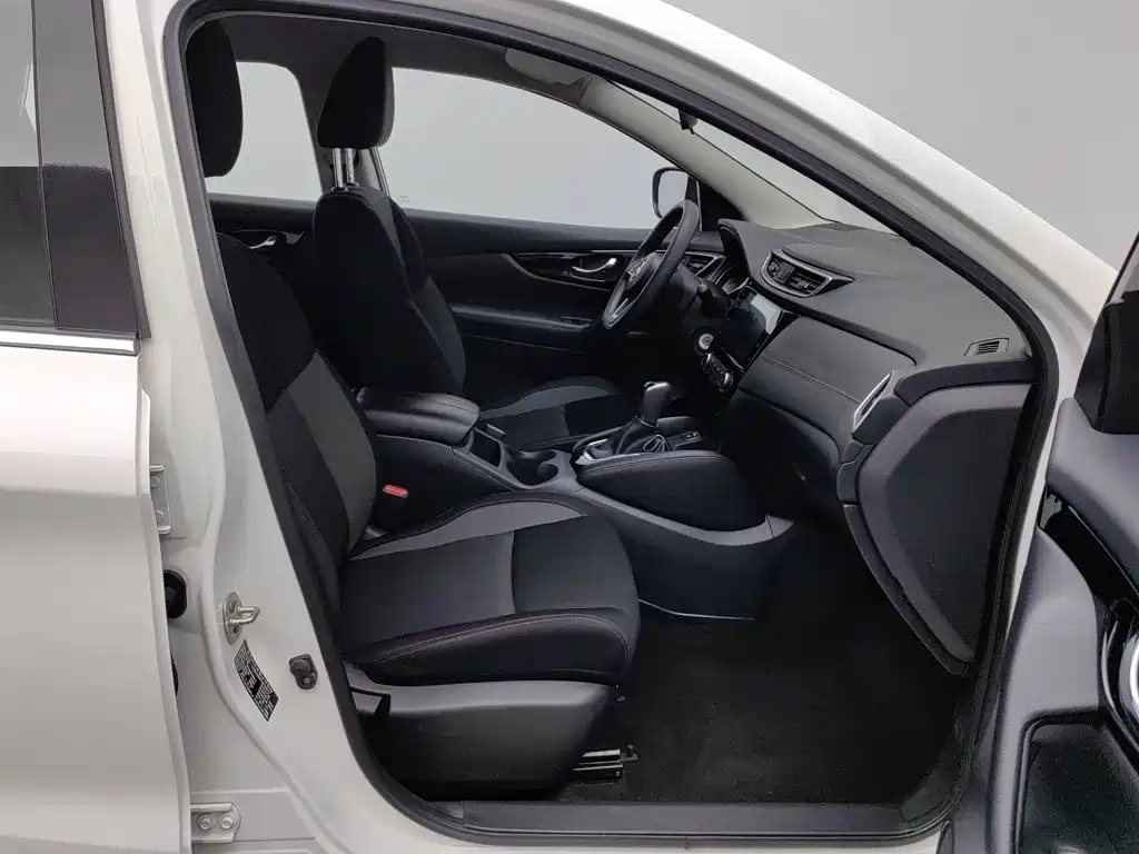 Nissan Qashqai — миниатюра 23
