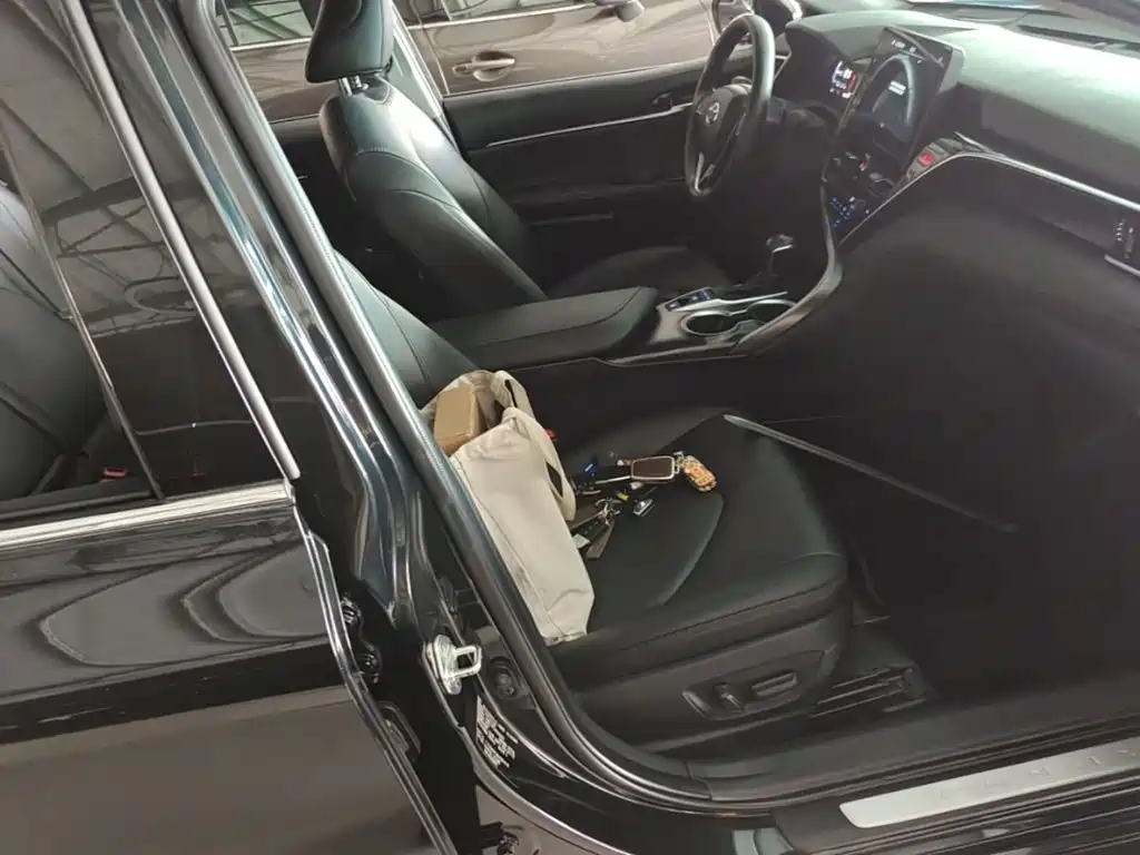 Toyota Camry — миниатюра 25
