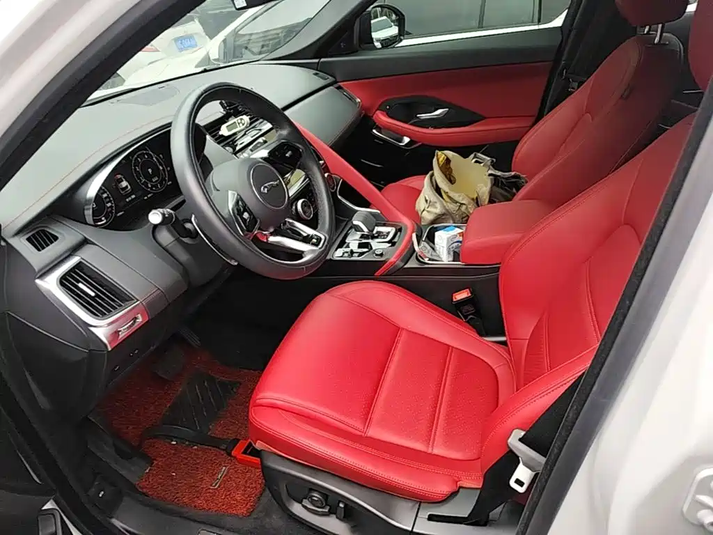 Jaguar E-PACE — миниатюра 15