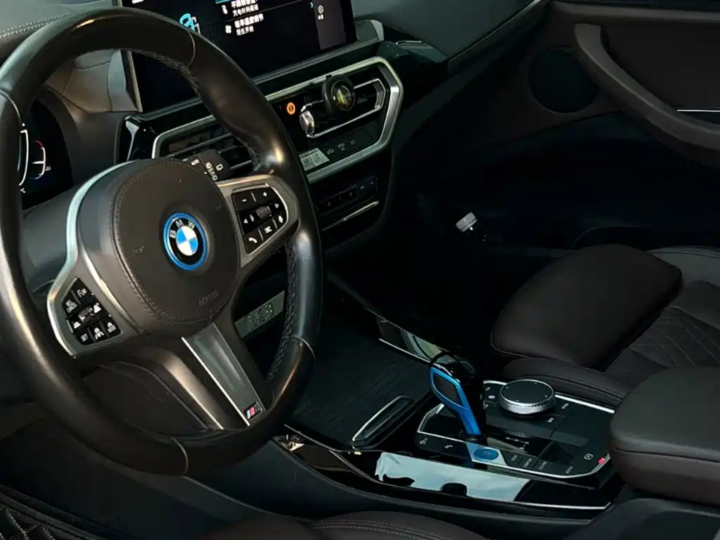 BMW iX3 — миниатюра 7