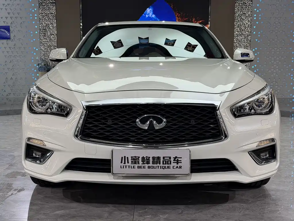 INFINITI Q50L