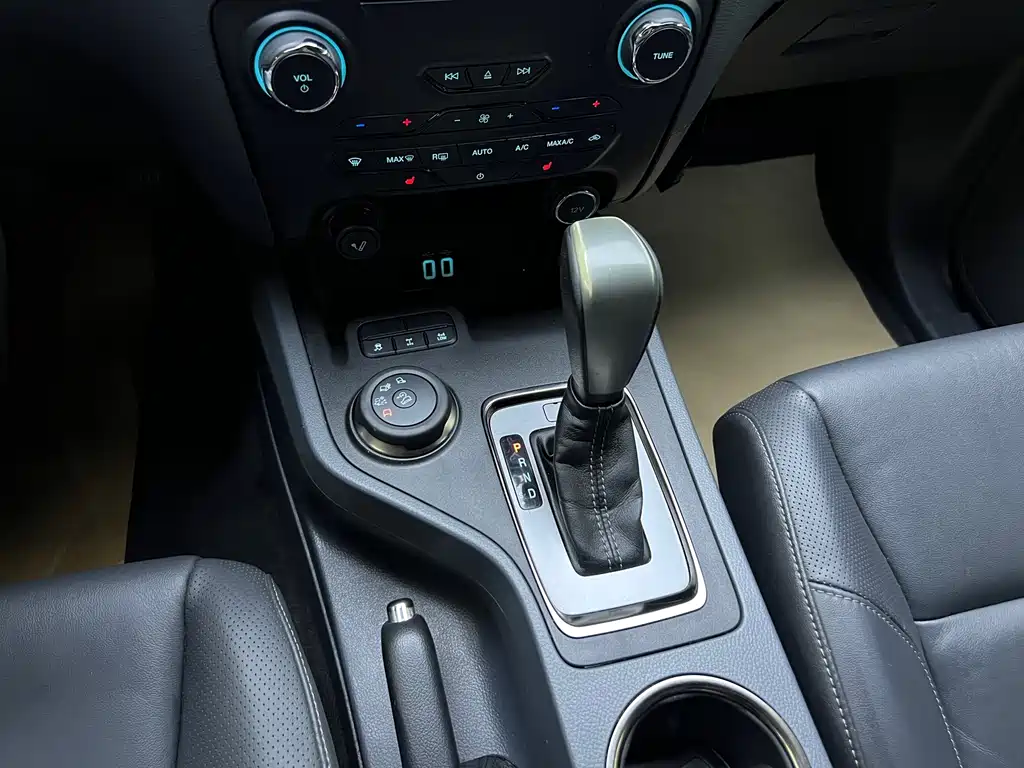 Ford Everest — миниатюра 7