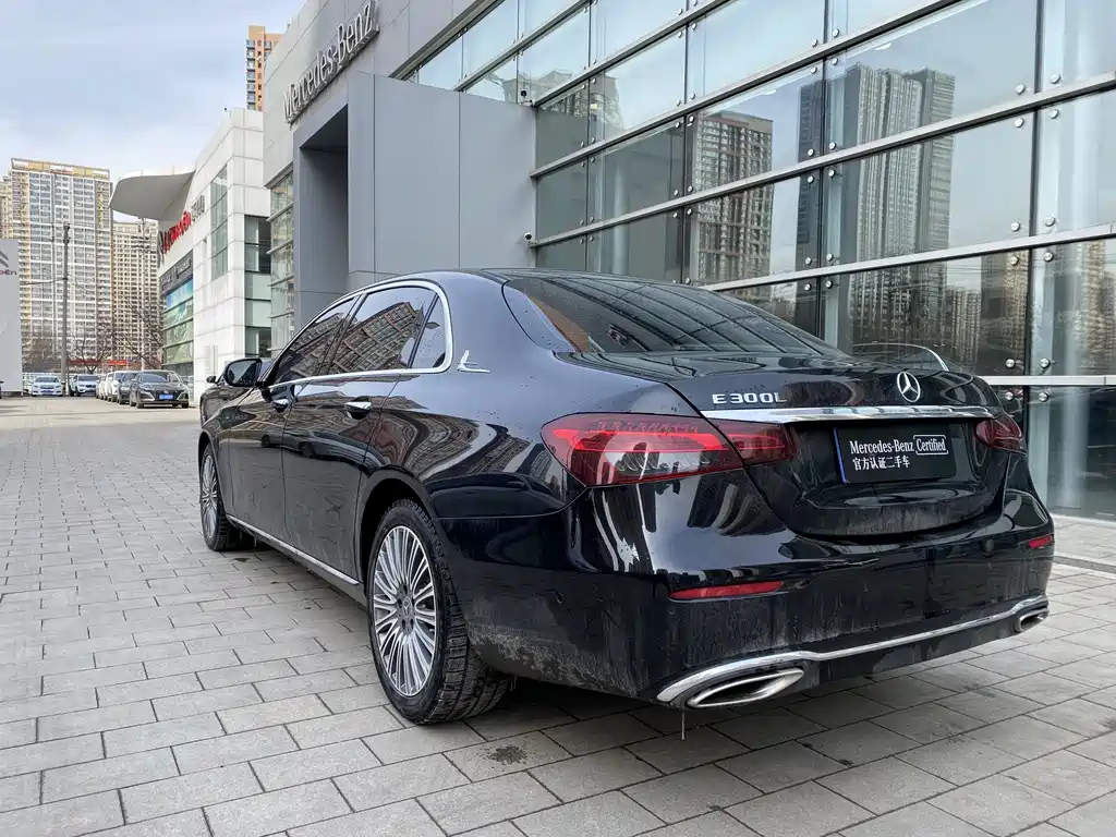 MERCEDES-BENZ E CLASS