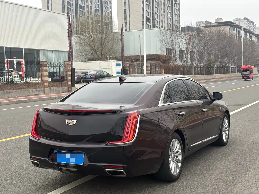 CADILLAC XTS
