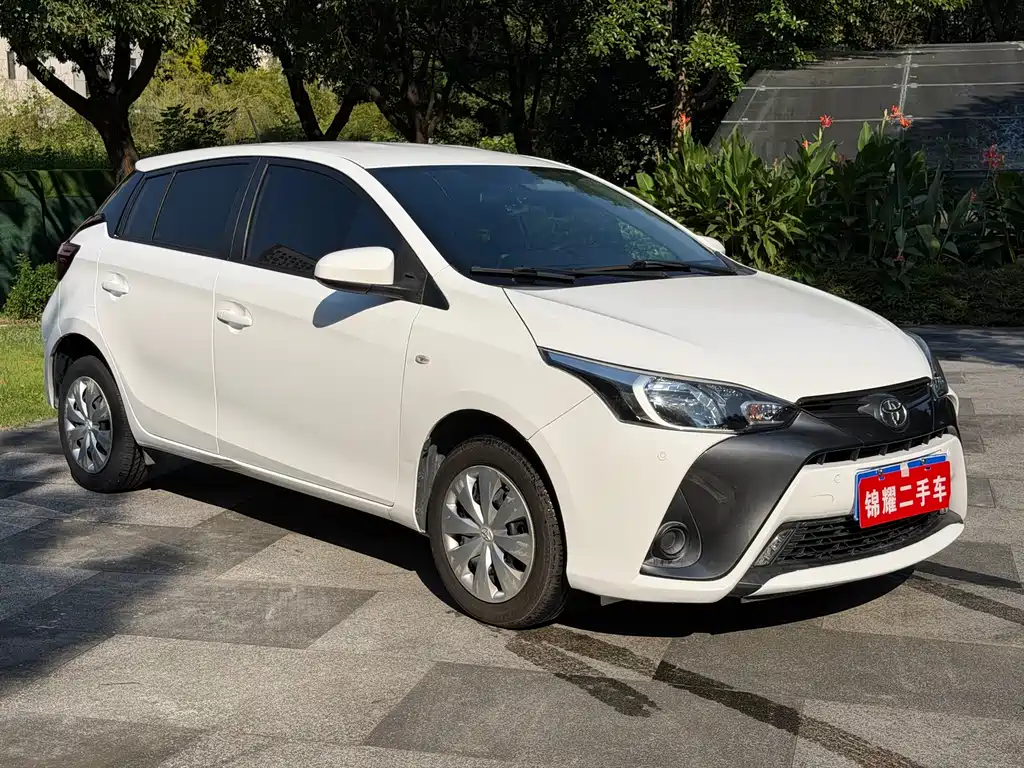 Toyota Yaris L — миниатюра 3