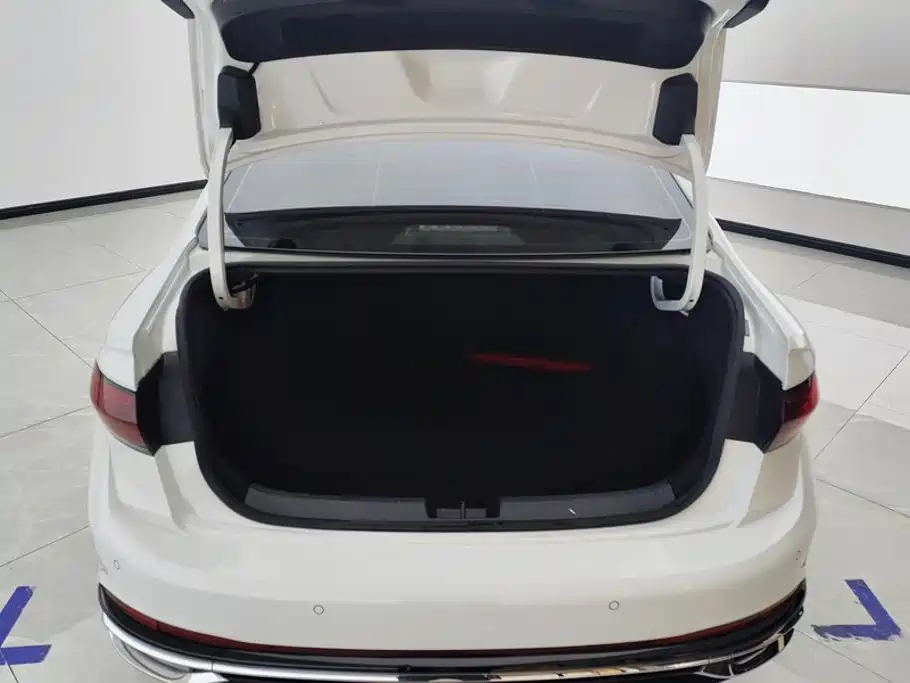 Volkswagen Sagitar — миниатюра 4