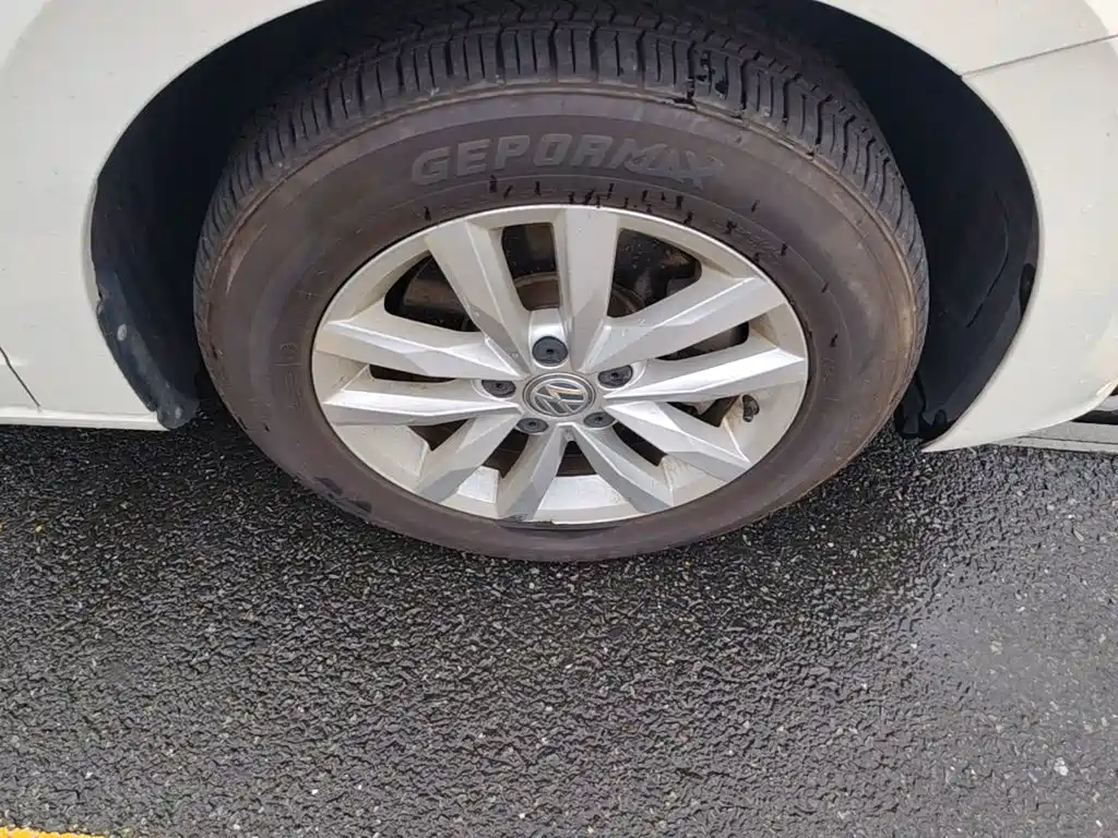 Volkswagen Touran — миниатюра 12