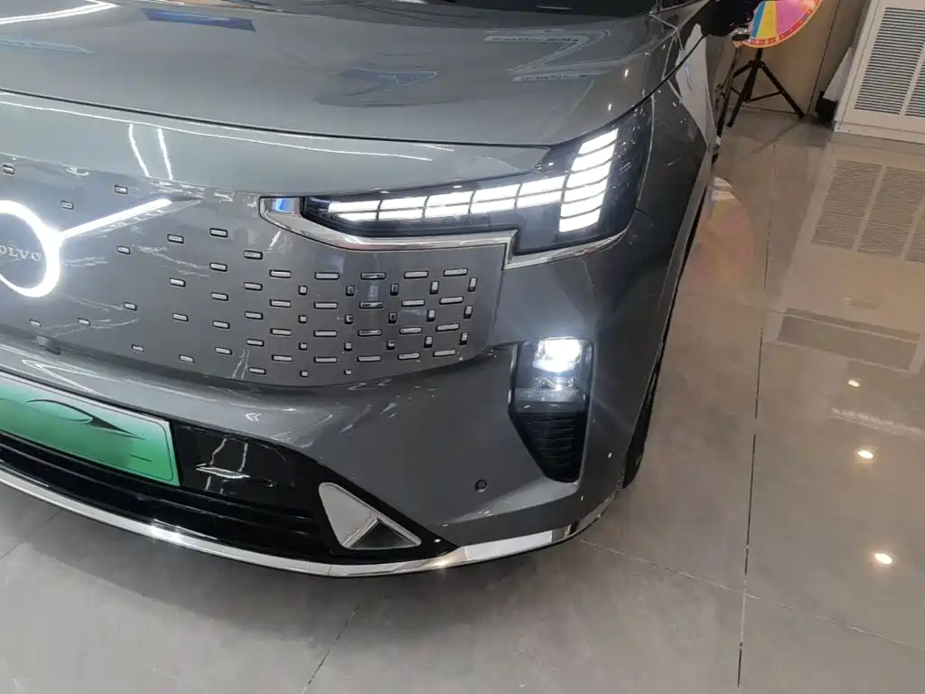 Volvo EM90 — миниатюра 24