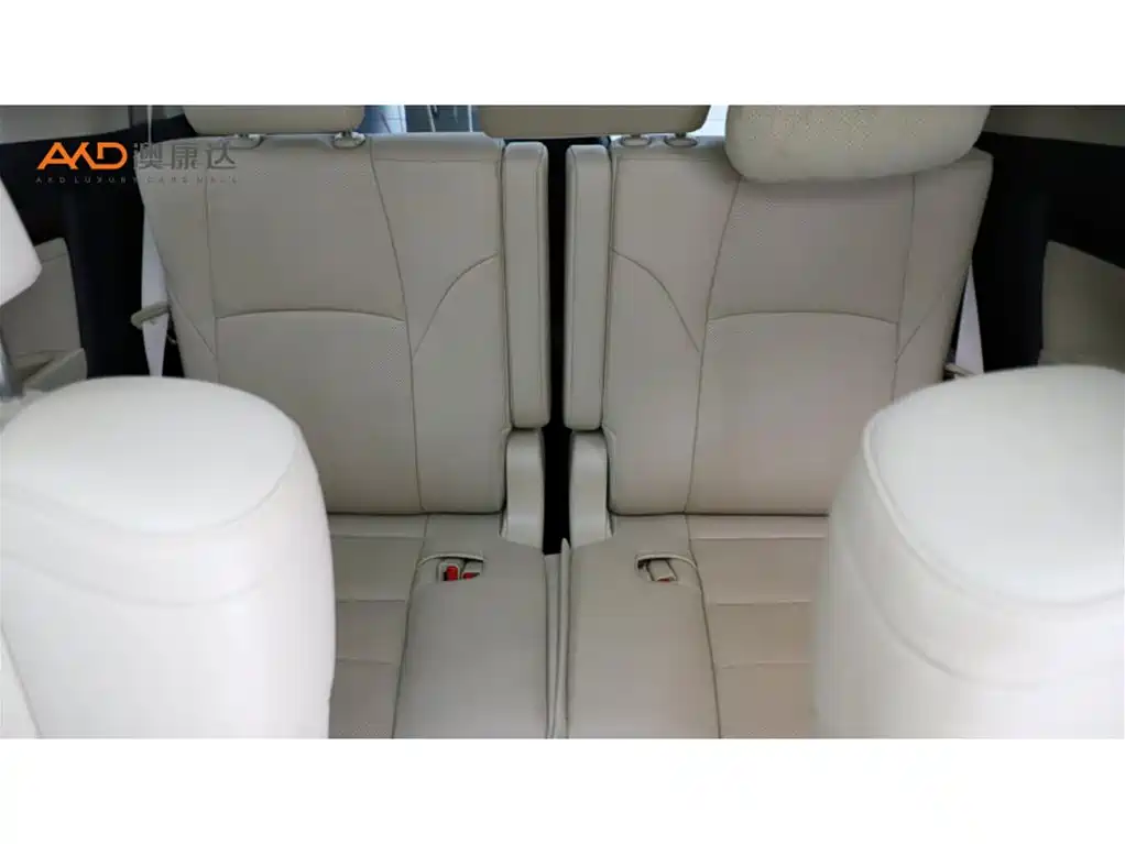 Toyota Alphard — миниатюра 9