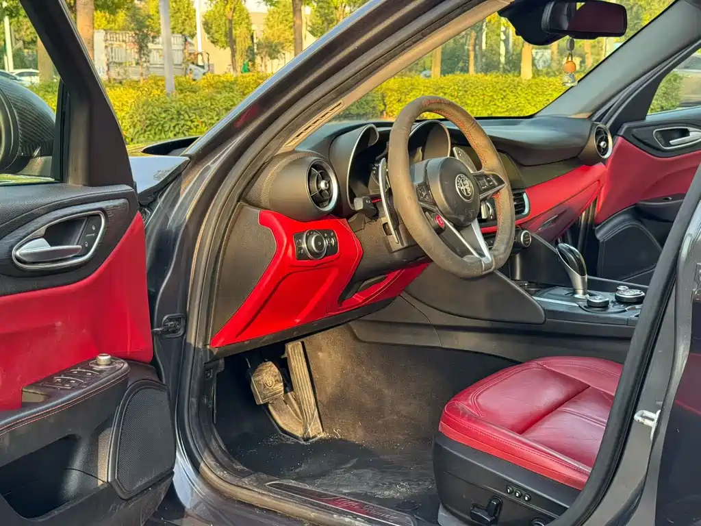 Alfa Romeo Giulia — миниатюра 4