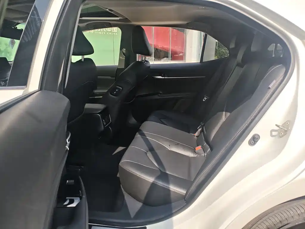 Toyota Camry 2021 2.0G Luxury
