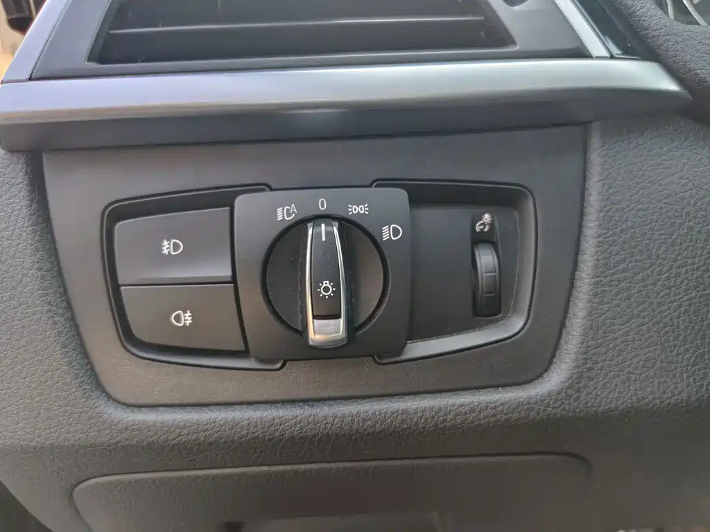 BMW 3 Series — миниатюра 16