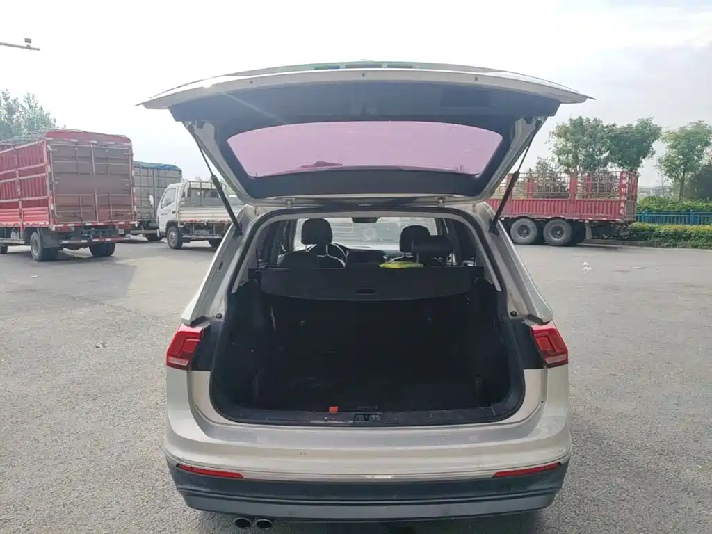 Volkswagen Tiguan L — миниатюра 19