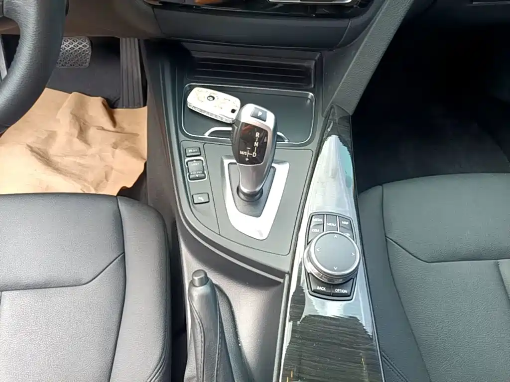BMW 3 Series — миниатюра 14