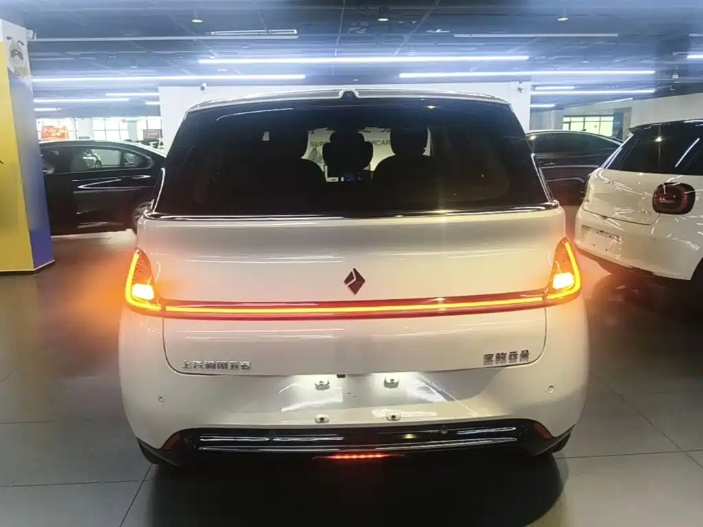 Baojun Yunduo — миниатюра 6