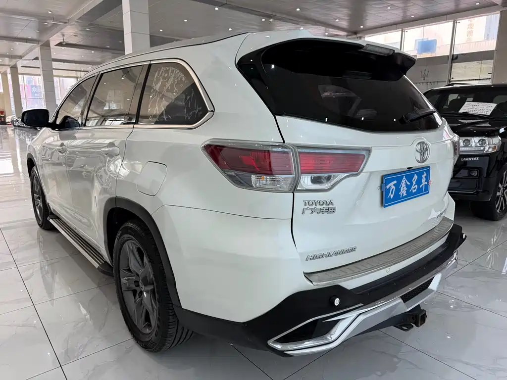 TOYOTA HIGHLANDER