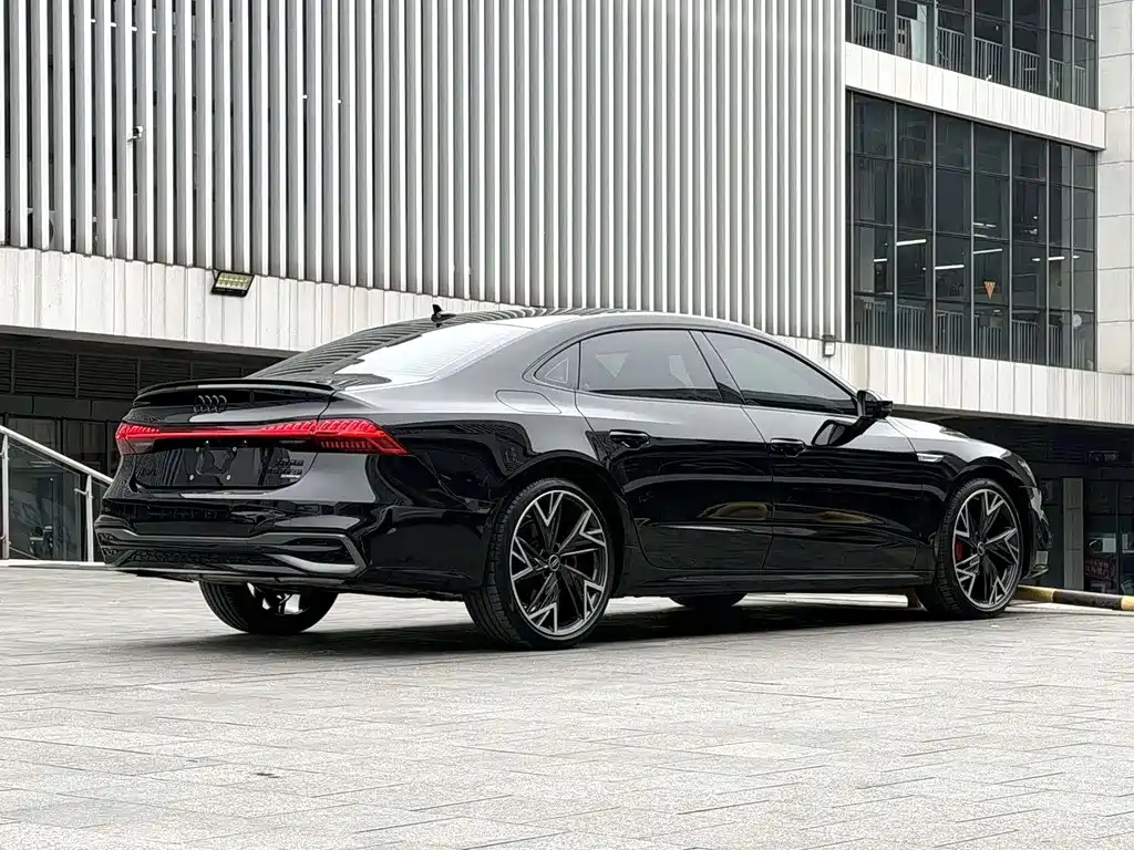 Audi A7L 2024 45 TFSI quattro S-line