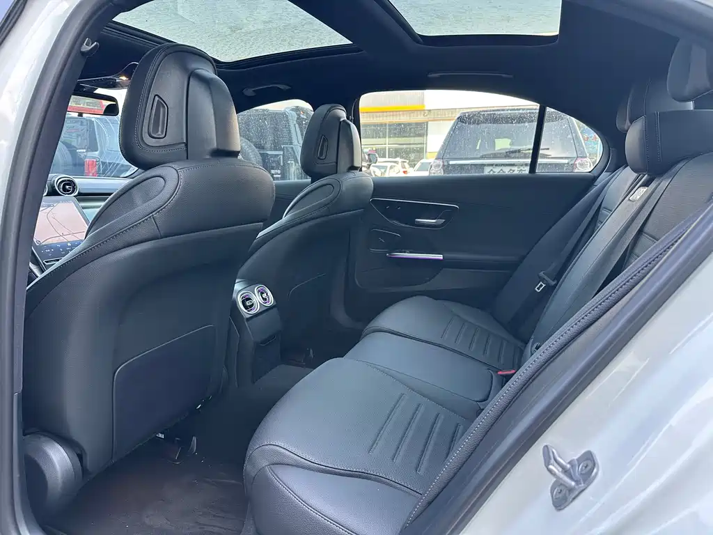 Mercedes-Benz C-Class — миниатюра 5