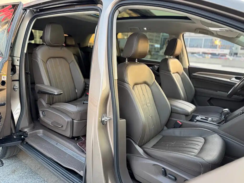 Volkswagen Viloran 2022 330TSI Luxury