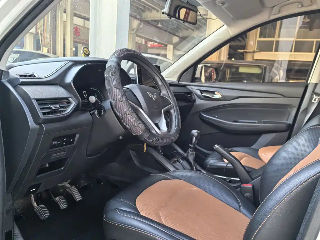 Wuling Hongguang S3 — миниатюра 8