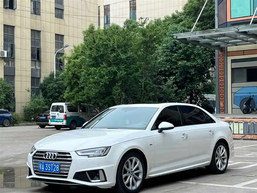 Audi A4L 2019