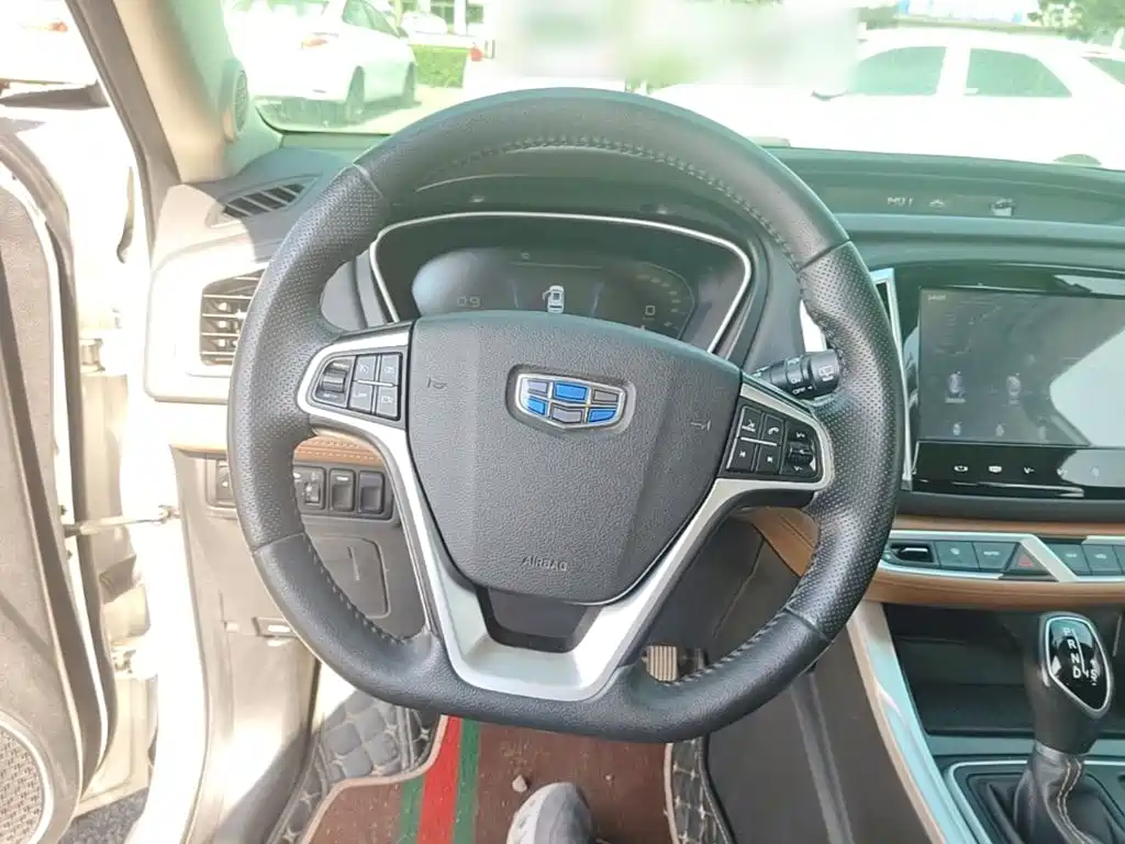 Geely Vision X6 — миниатюра 11