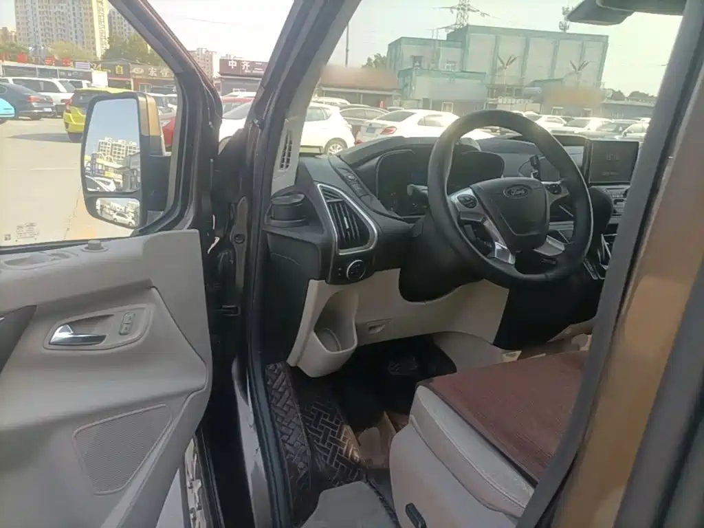 Ford Tourneo — миниатюра 16