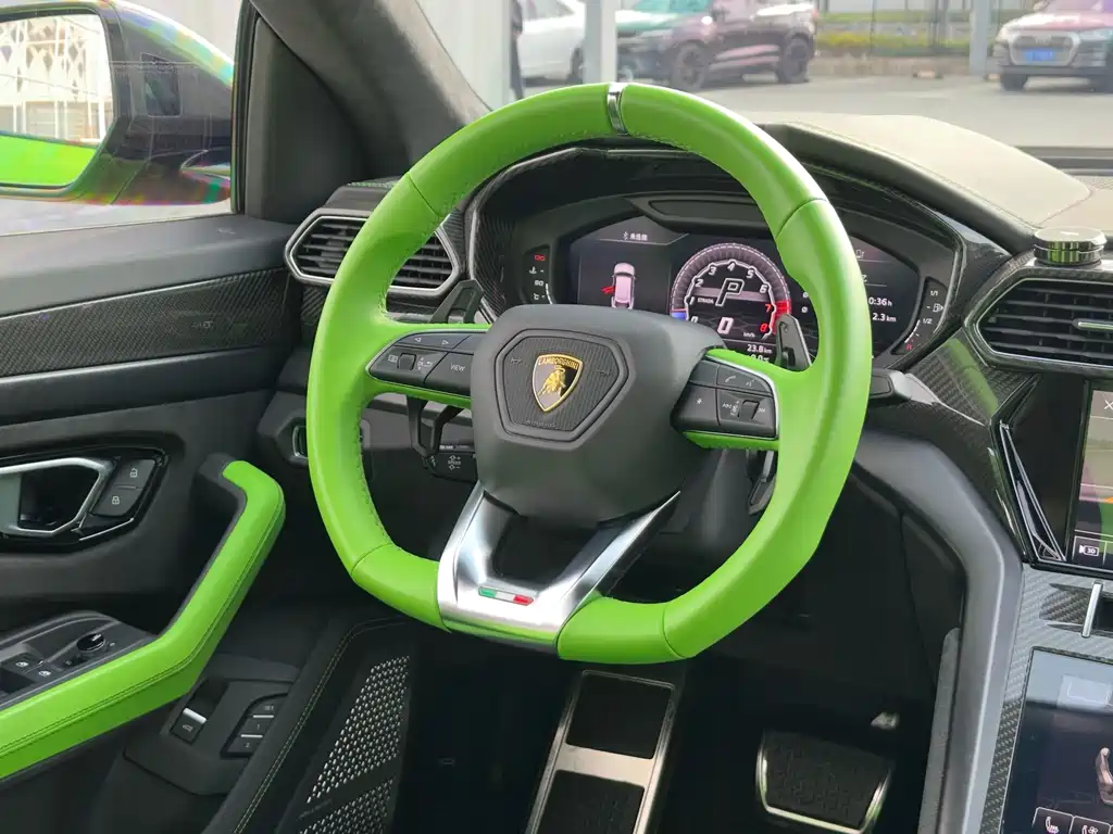 Lamborghini Urus — миниатюра 27