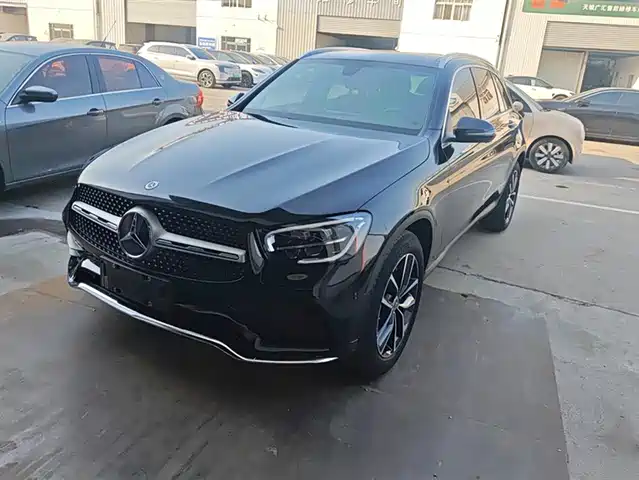 MERCEDES-BENZ GLC