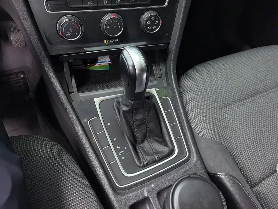Volkswagen Golf — миниатюра 16