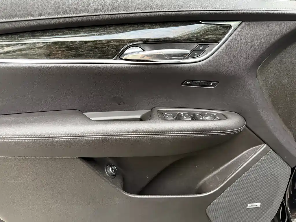 Cadillac XT5 2021 2.0T Luxury