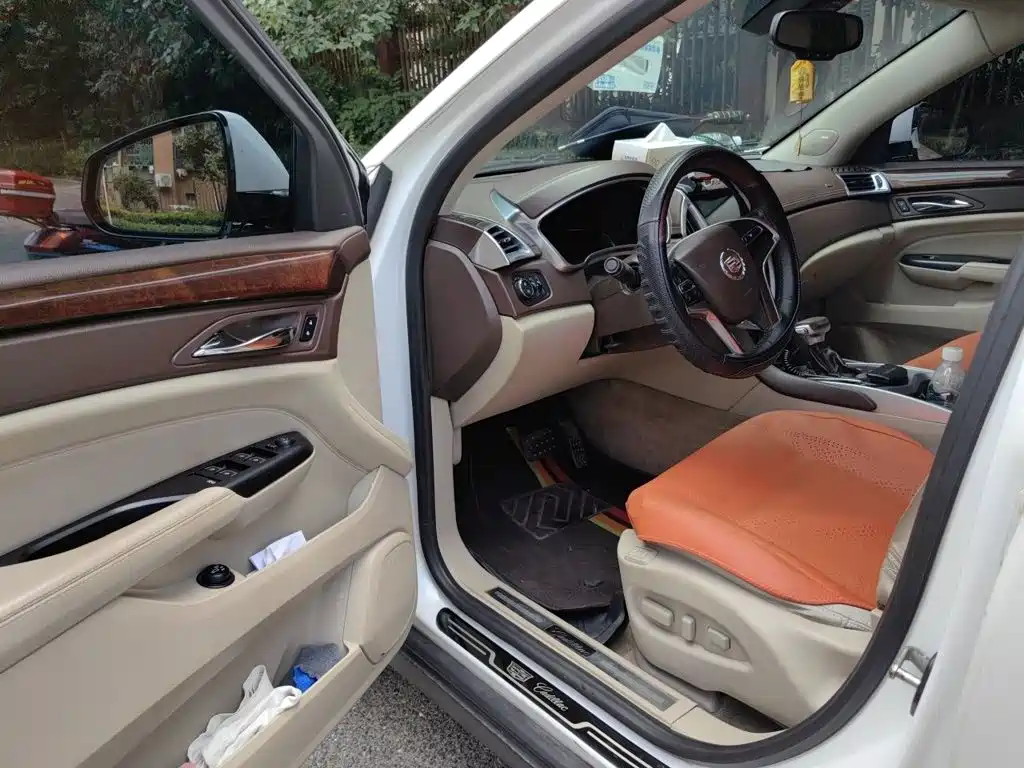 Cadillac SRX — миниатюра 17