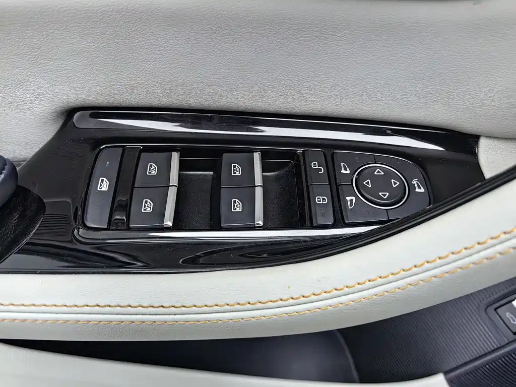 BYD PLUS New Energy — миниатюра 9